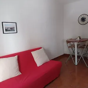 Paisible Appart Sur Cour, Parking, Perier Appartement